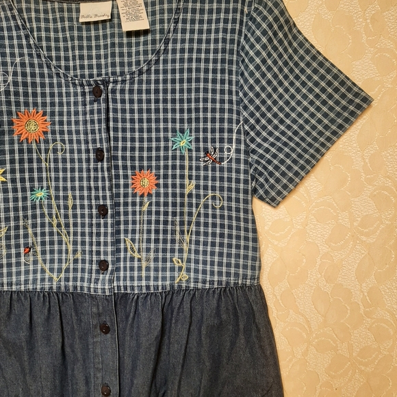 Vintage 90s Blue Denim Dress with Floral embroidery - Picture 2 of 4